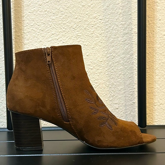 Andrew Geller, Open-Toe Booties - Picture 3 of 9